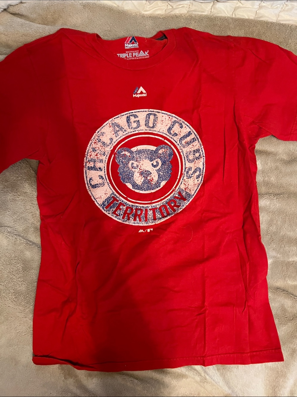 Majestic Chicago Cubs Red Woman’s Graphic Tee